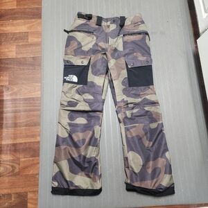 The North Face Wintwr Snowbaording Urban Camouflage Cargo Pants Mens EUC